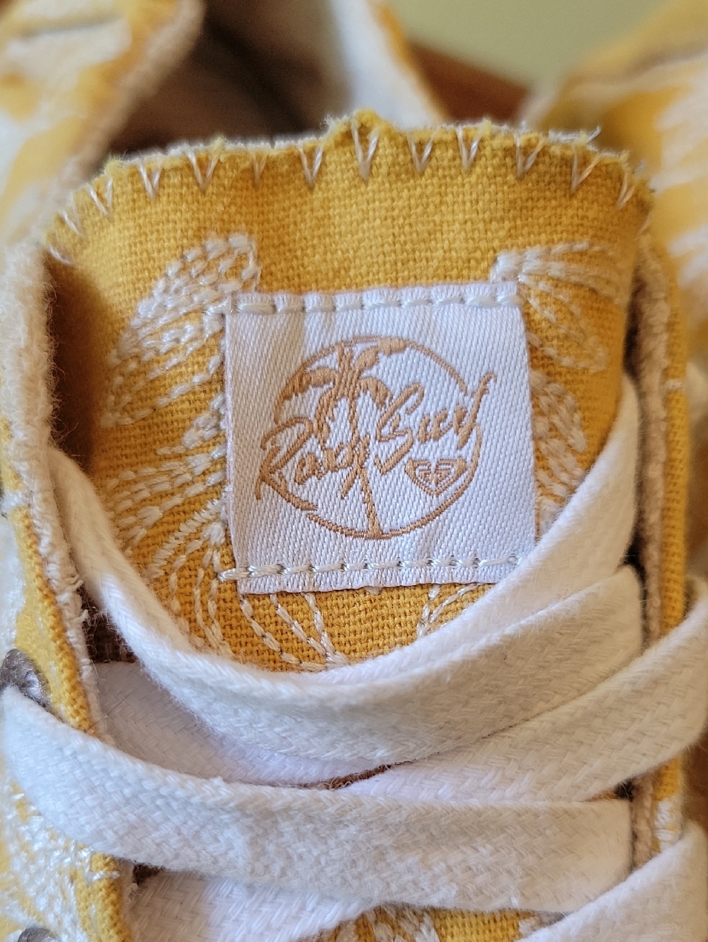 Roxy Surf Yellow Floral Sneaker | 8.5 - Picture 3 of 12
